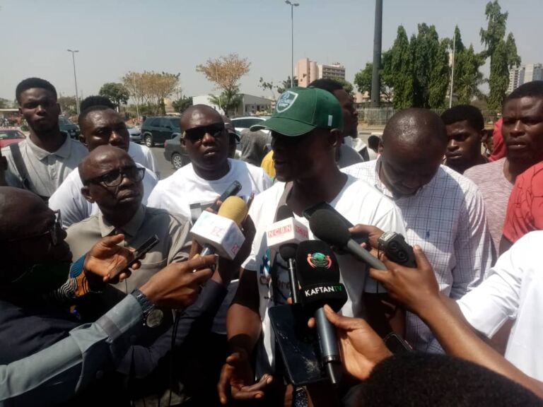 Basketball players shut Sports Ministry over leadership crisis