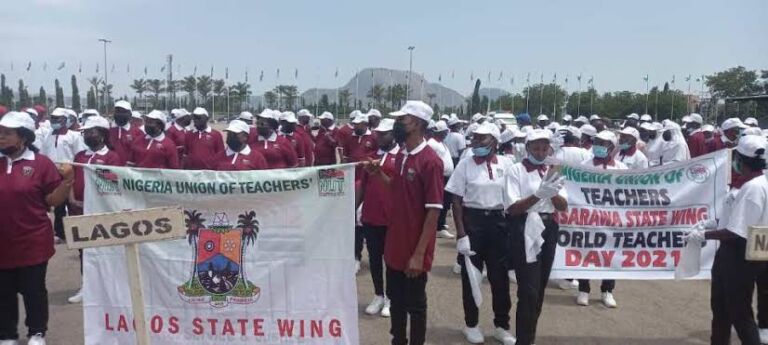 Teachers’ Day: FG showers car gifts, others on teachers