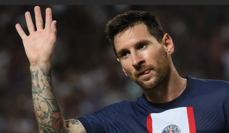 PSG director confirms Messi contract talks