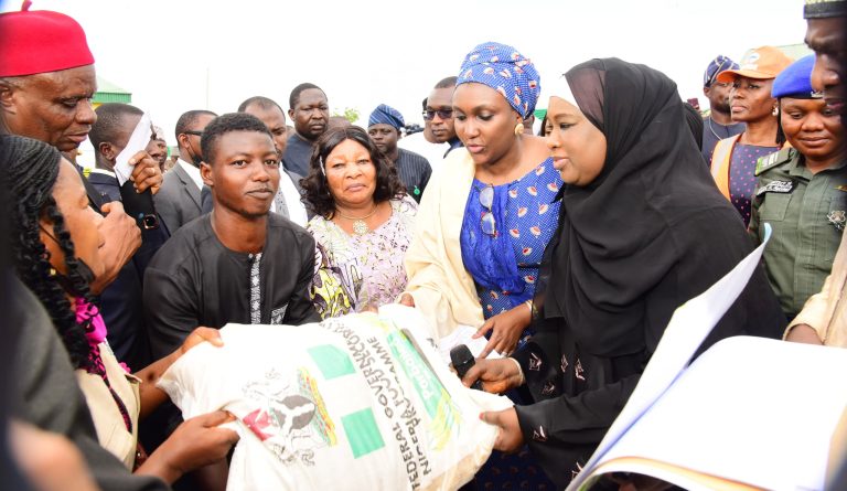 Food crisis: FG begins distribution of grains in Abuja