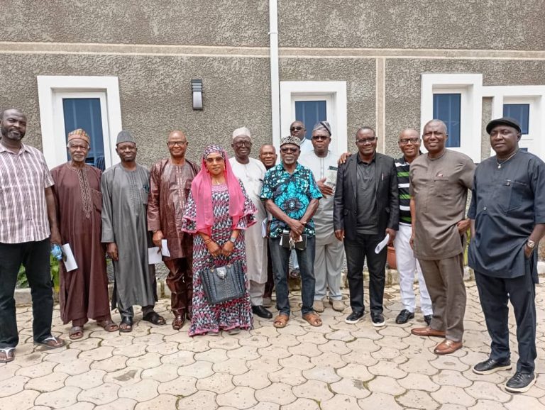 (middle) Chairman Prince and Princess Estate Resident Association Board of Trustees, Amb. Mohammed Ibrahim, flanked by members of the Board and Elders of the Estate, at a recent Press Conference in Abuja