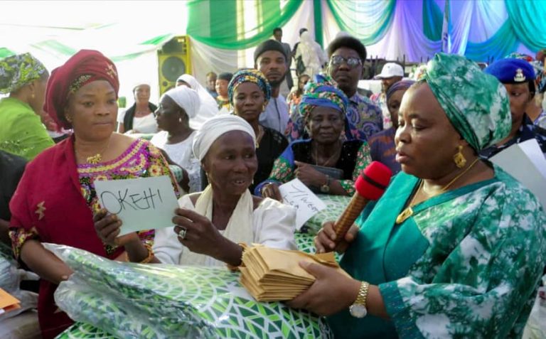 Kogi first lady distributes 1,000 bags of rice, cash to widows