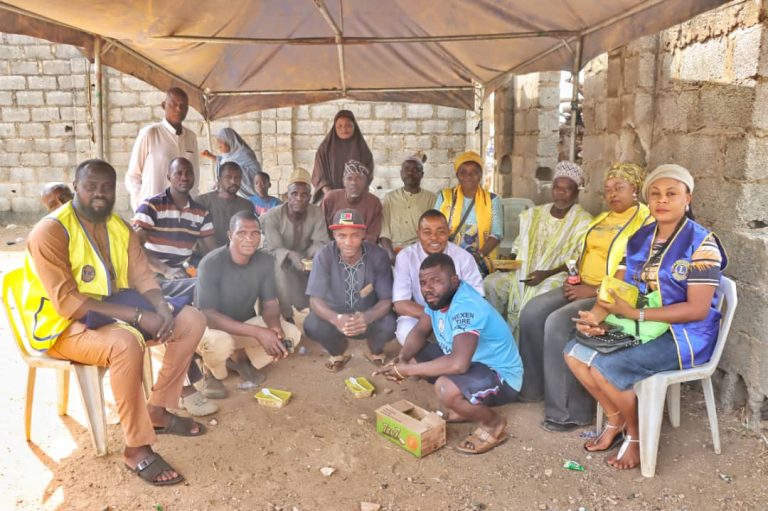 Yuletide: Lions Club Feeds 300 in Abuja