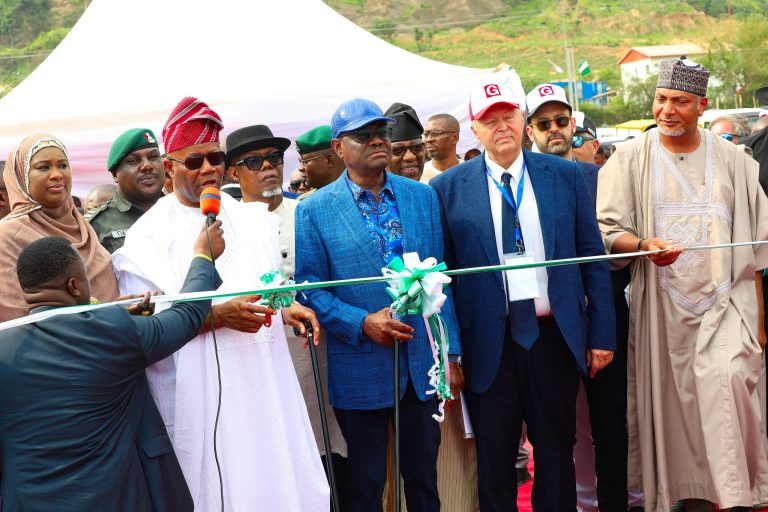 Wike hits at PDP missteps, Akpabio says opposition in disarray