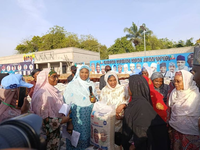 Mahmoud empowers 4,064 Kano indigenes