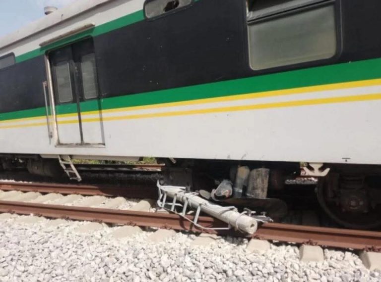 Passengers hurt as Abuja–Kaduna train derails